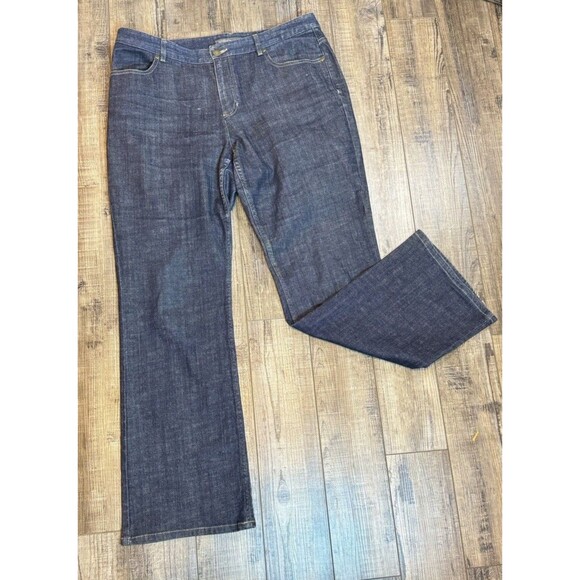 Liz Clairborne Classic Fit Bootcut Mid-Rise Medium Wash Blue Denim Jeans Size 14 - Picture 1 of 10